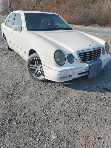 Mercedes E 240 2000, 268,000 km - 2.6 l - Qəbələ