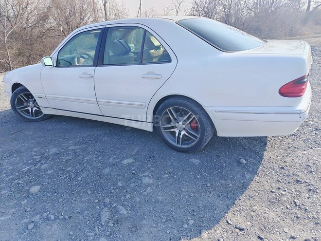 Mercedes E 240 2000, 268,000 km - 2.6 l - Qəbələ