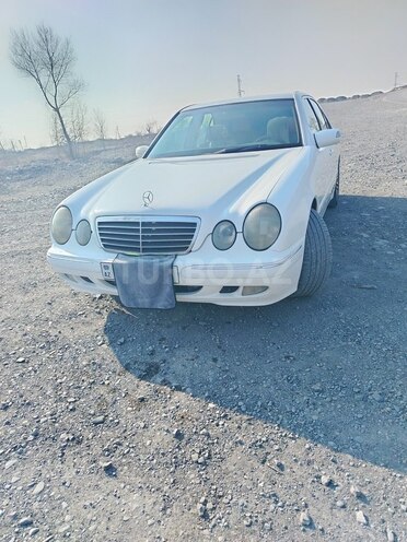 Mercedes E 240 2000, 268,000 km - 2.6 l - Qəbələ