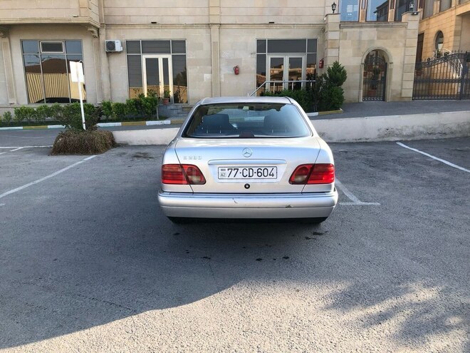 Mercedes E 280 1996, 310,000 km - 2.8 l - Bakı