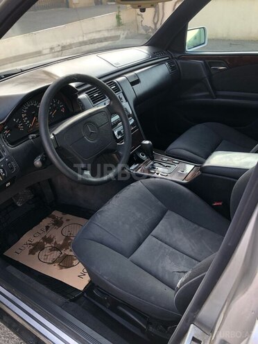 Mercedes E 280 1996, 310,000 km - 2.8 l - Bakı