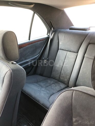 Mercedes E 280 1996, 310,000 km - 2.8 l - Bakı