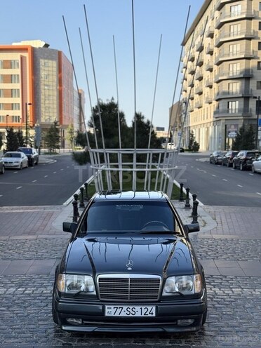 Mercedes E 320 1990, 60,000 km - 3.2 л - Bakı
