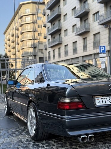 Mercedes E 320 1990, 60,000 km - 3.2 л - Bakı