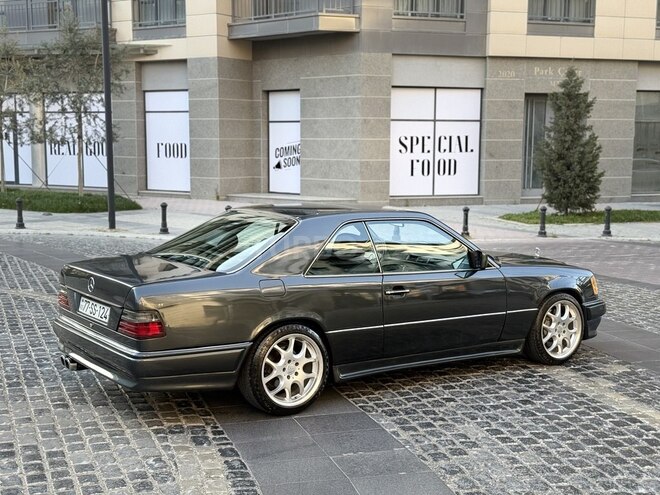 Mercedes E 320 1990, 60,000 km - 3.2 л - Bakı