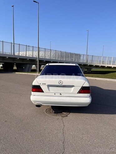 Mercedes E 220 1994, 550,000 km - 2.2 l - Bakı
