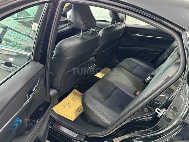 Toyota Camry-12