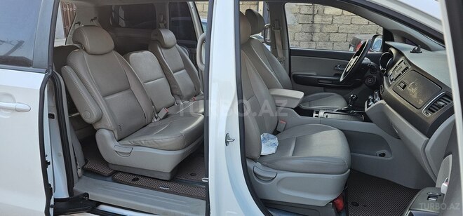 Kia Carnival 2015, 221,000 km - 2.2 l - Bakı