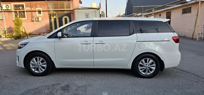 Kia Carnival 2015, 221,000 km - 2.2 l - Bakı