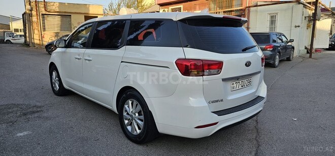 Kia Carnival 2015, 221,000 km - 2.2 l - Bakı