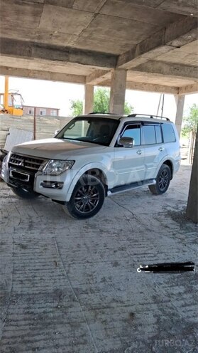 Mitsubishi Pajero 2015, 249,000 km - 3.0 l - Yevlax