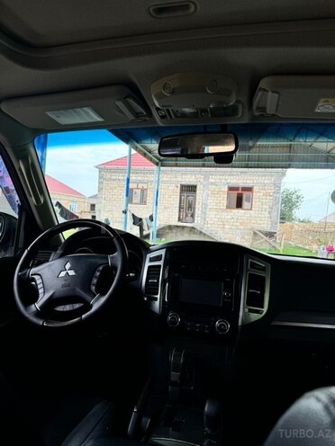 Mitsubishi Pajero 2015, 249,000 km - 3.0 l - Yevlax