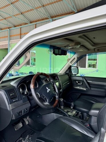Mitsubishi Pajero 2015, 249,000 km - 3.0 l - Yevlax