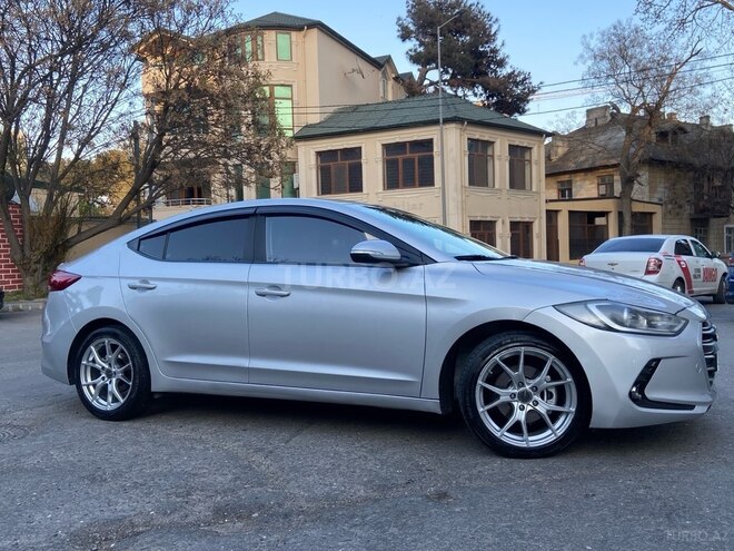 Hyundai Avante 2016, 180,000 km - 1.6 л - Bakı