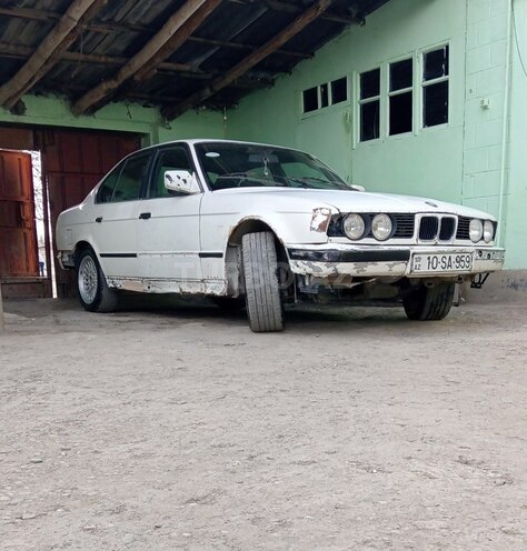 BMW 525 1989, 503,800 km - 2.5 l - Quba