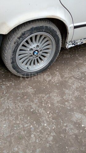 BMW 525 1989, 503,800 km - 2.5 l - Quba