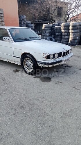 BMW 525 1989, 503,800 km - 2.5 l - Quba