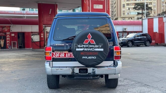 Mitsubishi Pajero 1997, 286,000 km - 3.5 l - Bakı