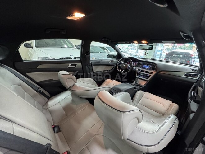 Hyundai Sonata-13