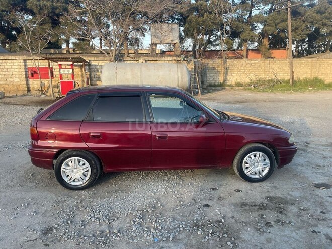 Opel Astra 1995, 223,344 km - 1.6 l - Bakı