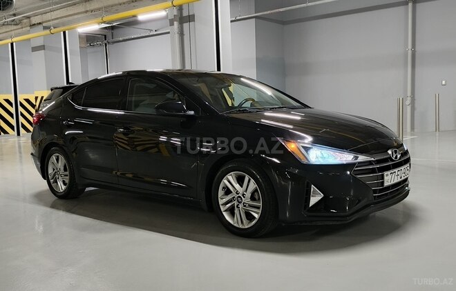 Hyundai Elantra-3