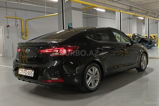 Hyundai Elantra-7