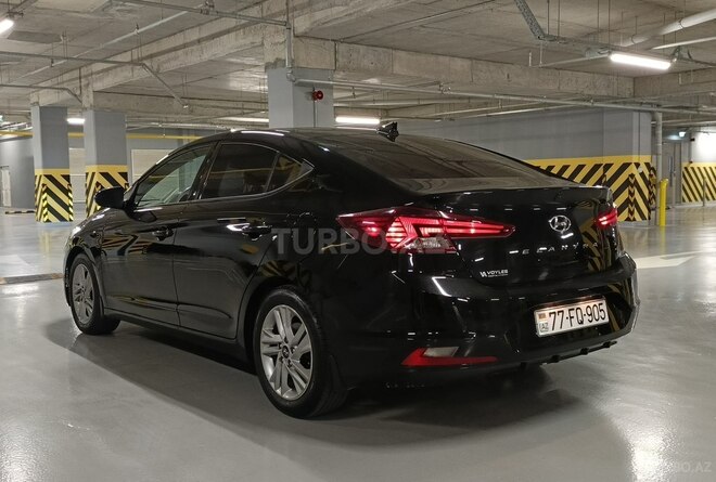 Hyundai Elantra-6
