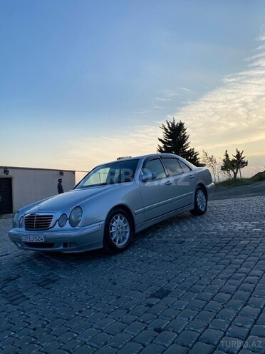 Mercedes E 200 d 2001, 320,000 km - 2.2 л - Bakı