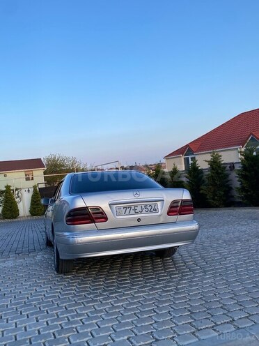Mercedes E 200 d 2001, 320,000 km - 2.2 л - Bakı