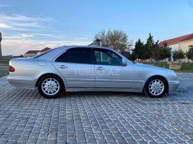 Mercedes E 200 d 2001, 320,000 km - 2.2 л - Bakı