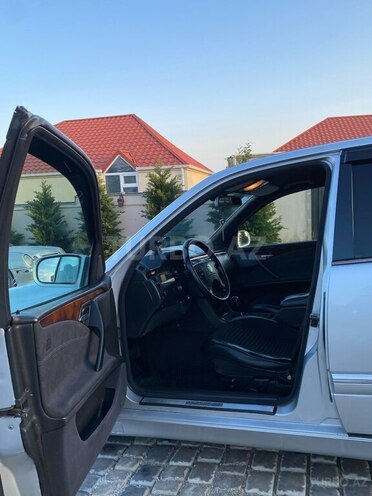 Mercedes E 200 d 2001, 320,000 km - 2.2 л - Bakı
