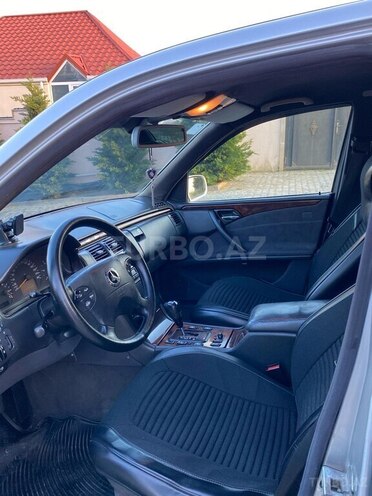Mercedes E 200 d 2001, 320,000 km - 2.2 л - Bakı