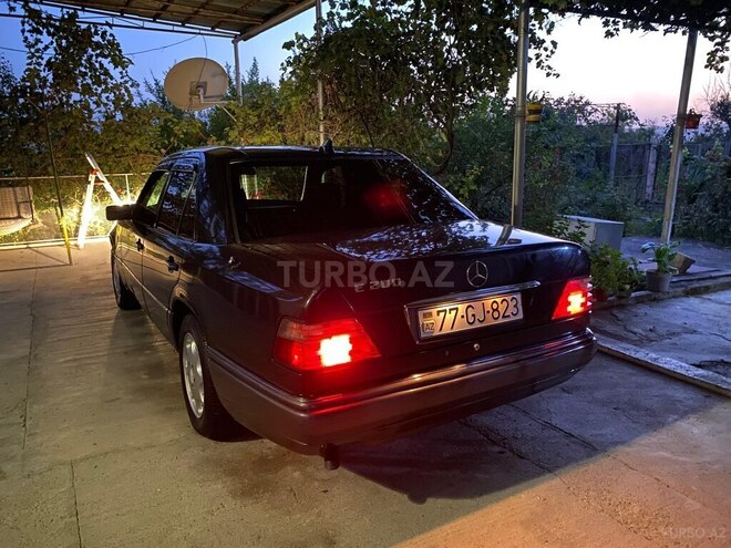 Mercedes E 200 1994, 495,000 km - 2.0 л - Ağsu