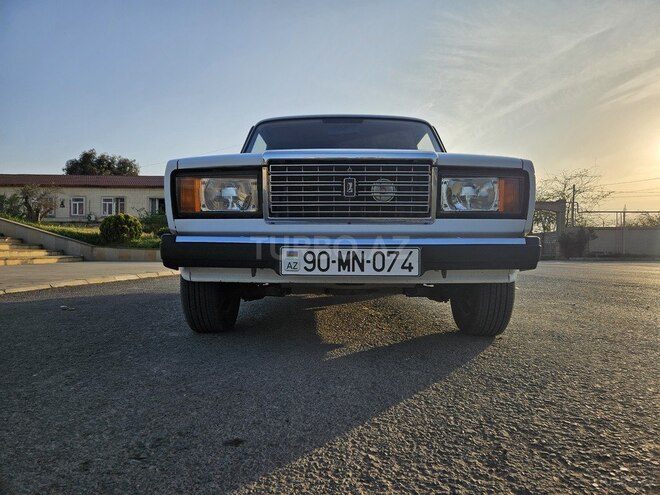 LADA (VAZ) 2107 2003, 75,000 km - 1.6 l - Salyan