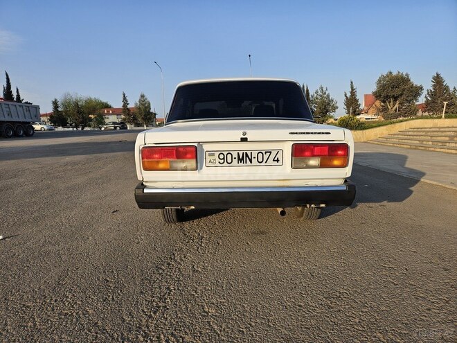 LADA (VAZ) 2107 2003, 75,000 km - 1.6 l - Salyan
