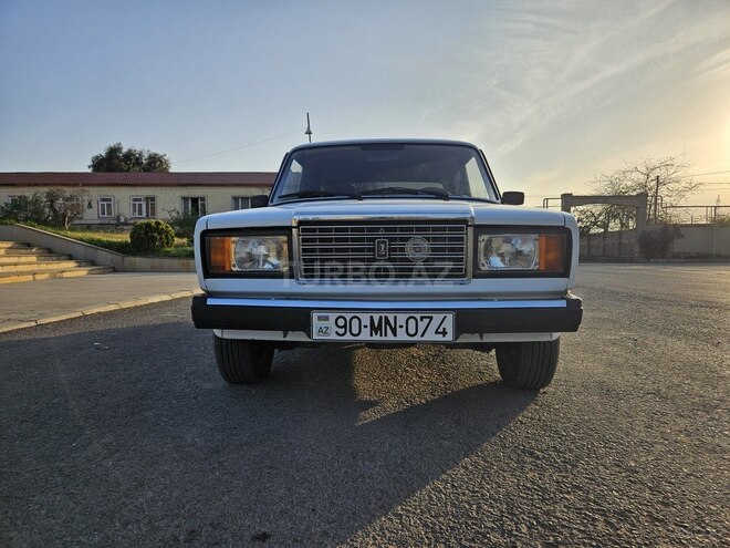 LADA (VAZ) 2107 2003, 75,000 km - 1.6 l - Salyan