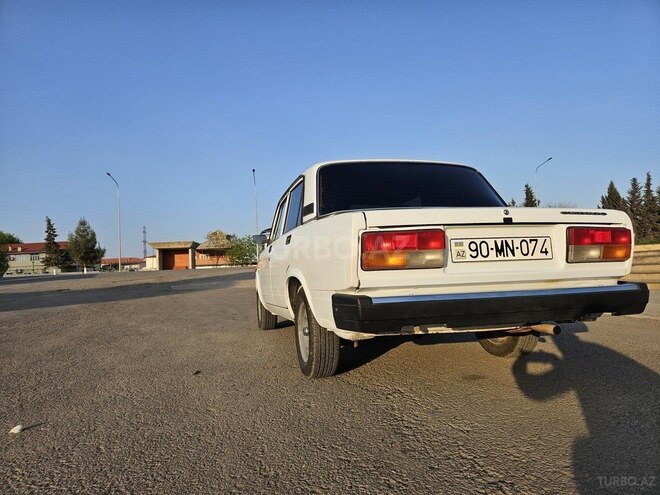 LADA (VAZ) 2107 2003, 75,000 km - 1.6 l - Salyan