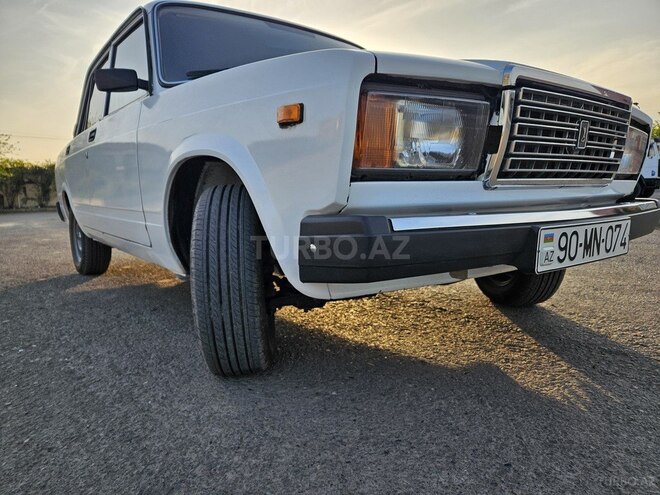 LADA (VAZ) 2107 2003, 75,000 km - 1.6 l - Salyan