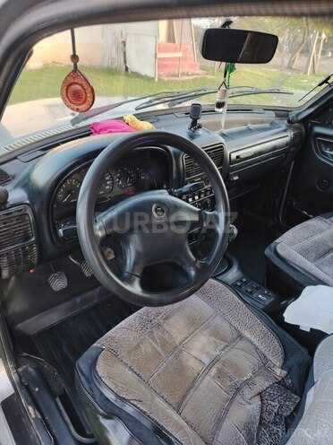 GAZ 31105 2005, 250,000 km - 2.3 l - Salyan