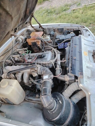 GAZ 31105 2005, 250,000 km - 2.3 l - Salyan