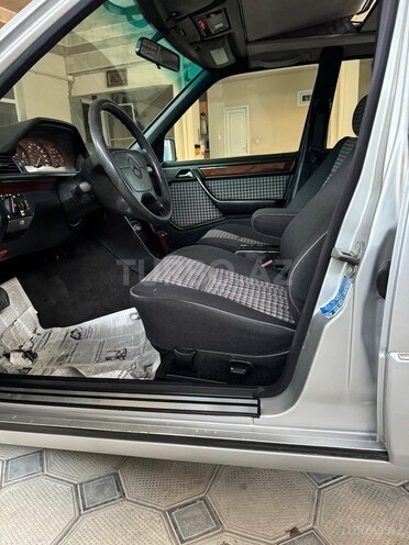 Mercedes E 220 1995, 260,000 km - 2.2 l - Sumqayıt