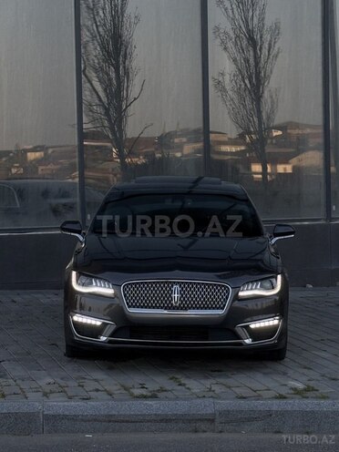 Lincoln MKZ-1