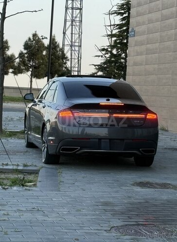 Lincoln MKZ-6