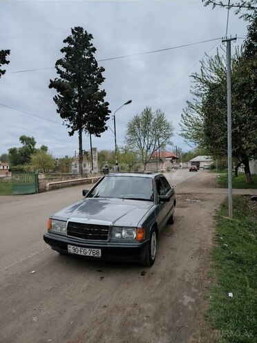 Mercedes 190 1990, 350,000 km - 2.0 l - Qazax