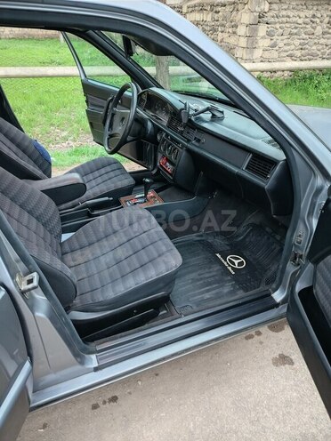Mercedes 190 1990, 350,000 km - 2.0 l - Qazax
