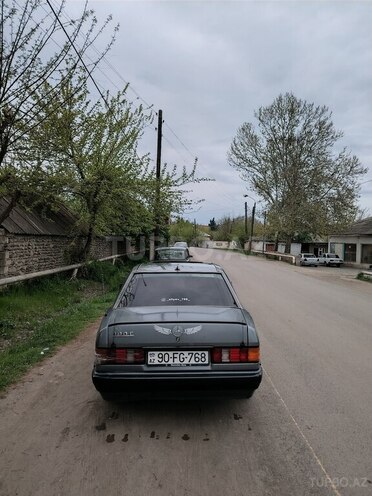Mercedes 190 1990, 350,000 km - 2.0 l - Qazax