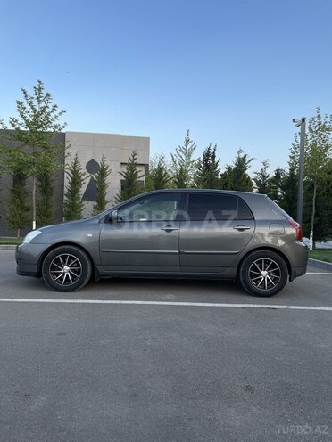 Toyota Corolla 2005, 274,325 km - 1.4 l - Salyan