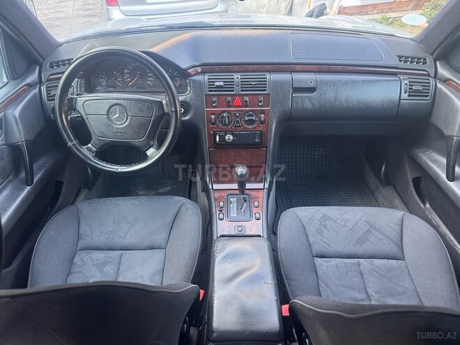 Mercedes E 230 1996, 325,452 km - 2.3 л - Bakı