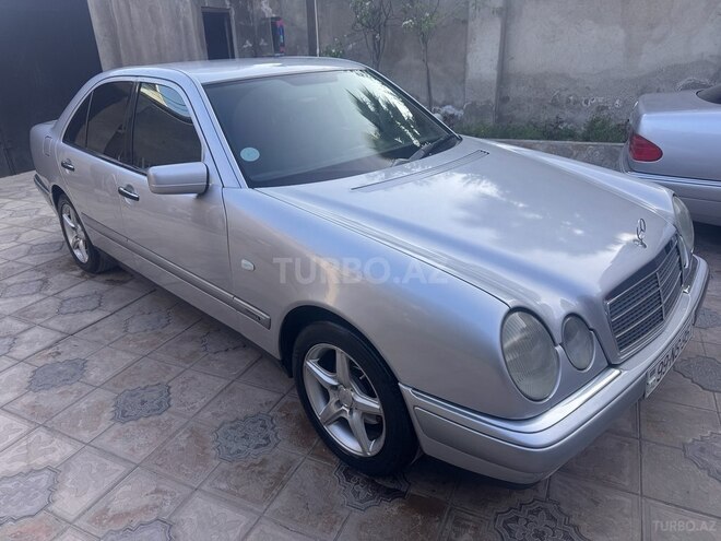 Mercedes E 230 1996, 325,452 km - 2.3 л - Bakı