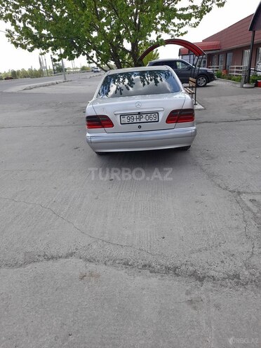 Mercedes E 270 2001, 530,000 km - 2.7 l - Ağcabədi